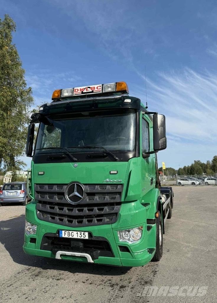 Mercedes-Benz Actros Hook lift trucks