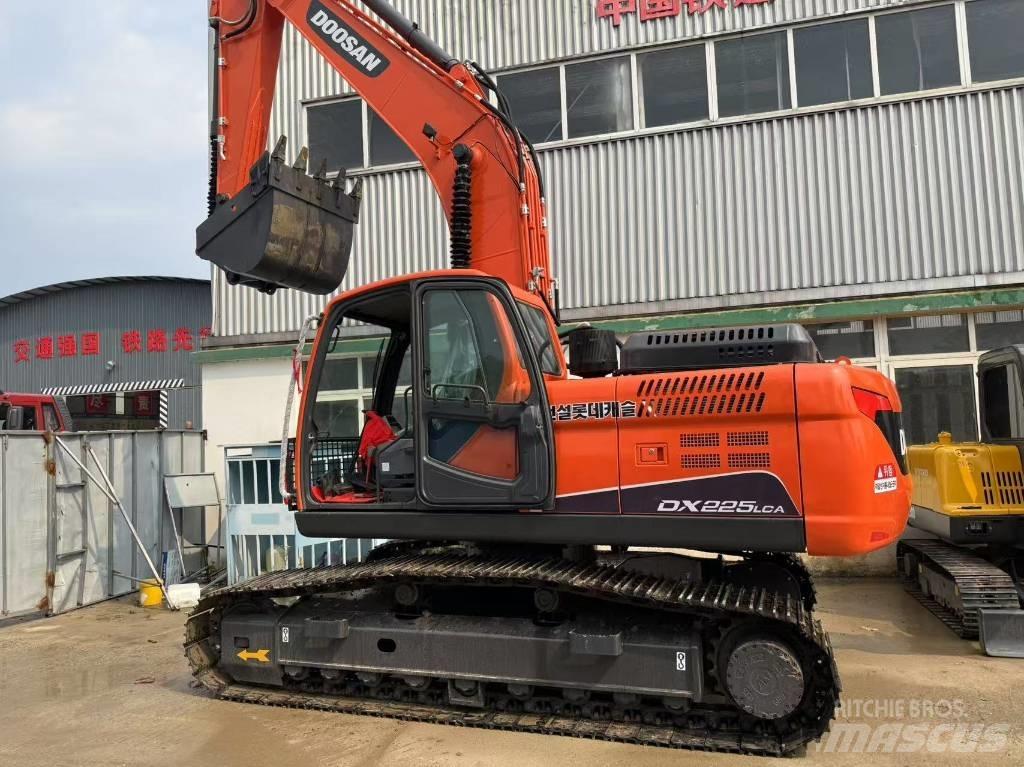Doosan DX 225 LCA Crawler excavators