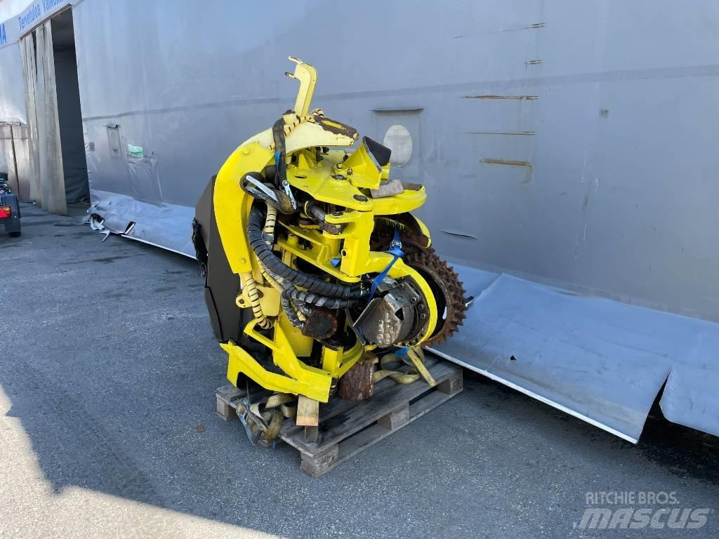 John Deere H 480 C Harvester heads