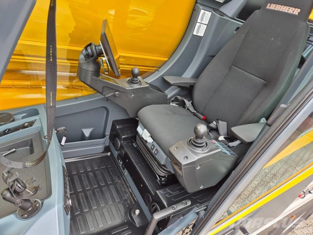 Liebherr LTM1300-6.4 All terrain cranes