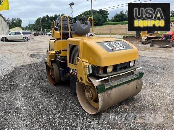 CAT CB-224E Single drum rollers