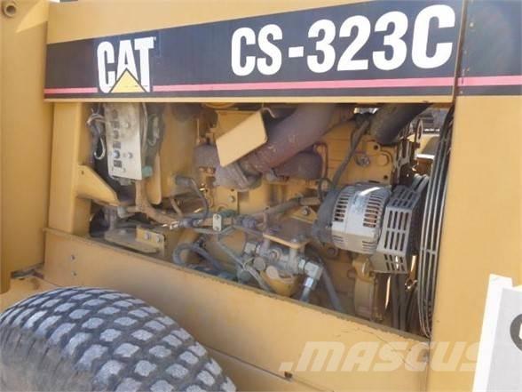 CAT CS-323C Single drum rollers