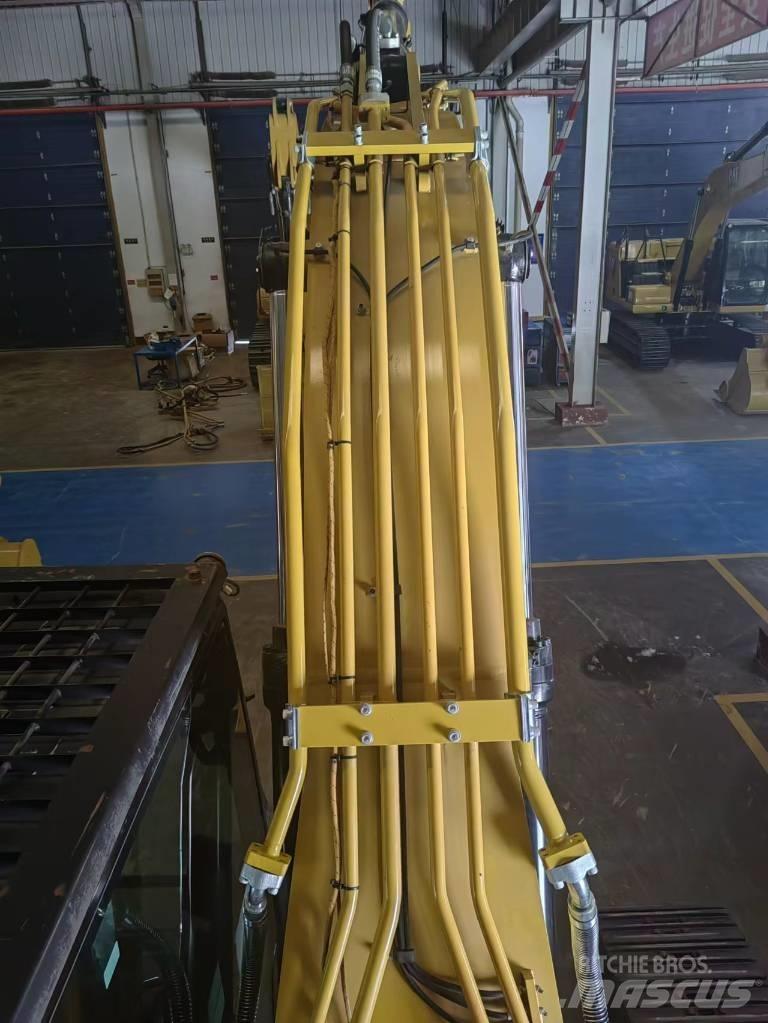 CAT 2020 CAT 323 Wheeled excavators