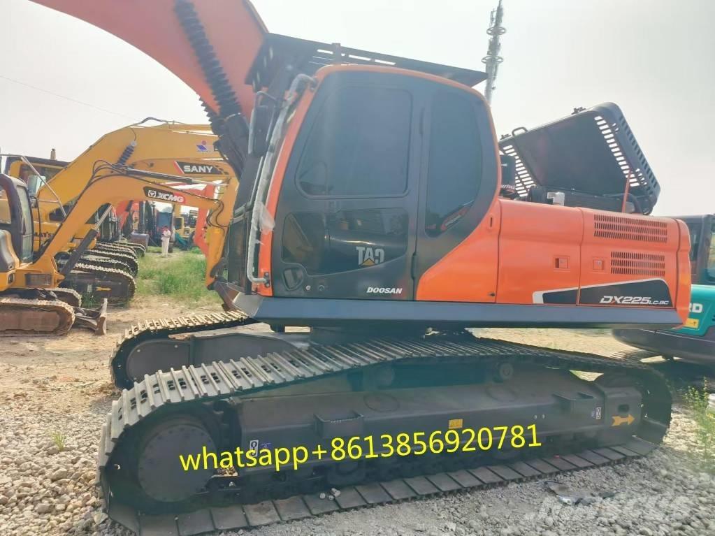 Doosan DX 225 Crawler excavators