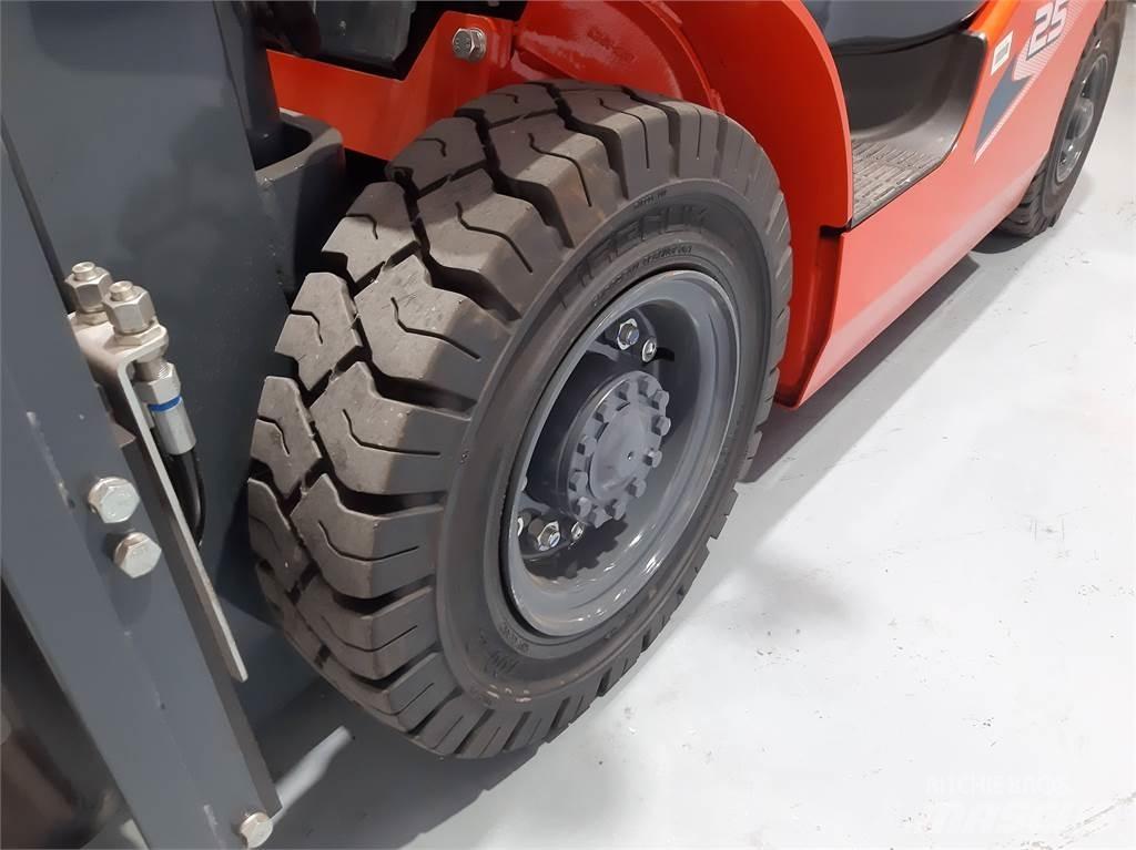 Heli CPCD25 XC26H Diesel trucks