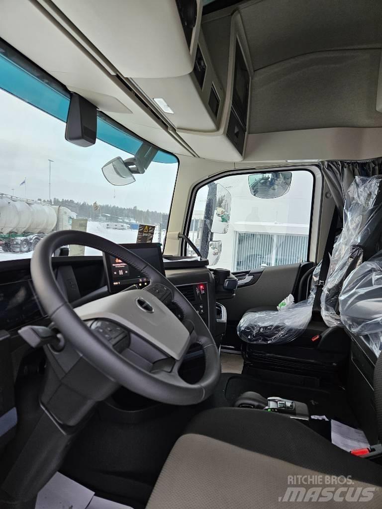 Volvo FH460 Van Body Trucks