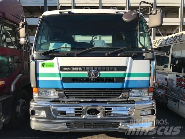 UD KL-CK482BAT Truck Tractor Units