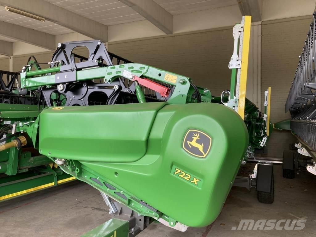 John Deere 722X Harvester heads