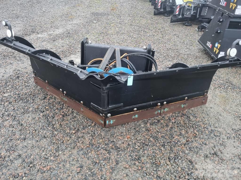 SE Equipment  Vikplog Ploughs
