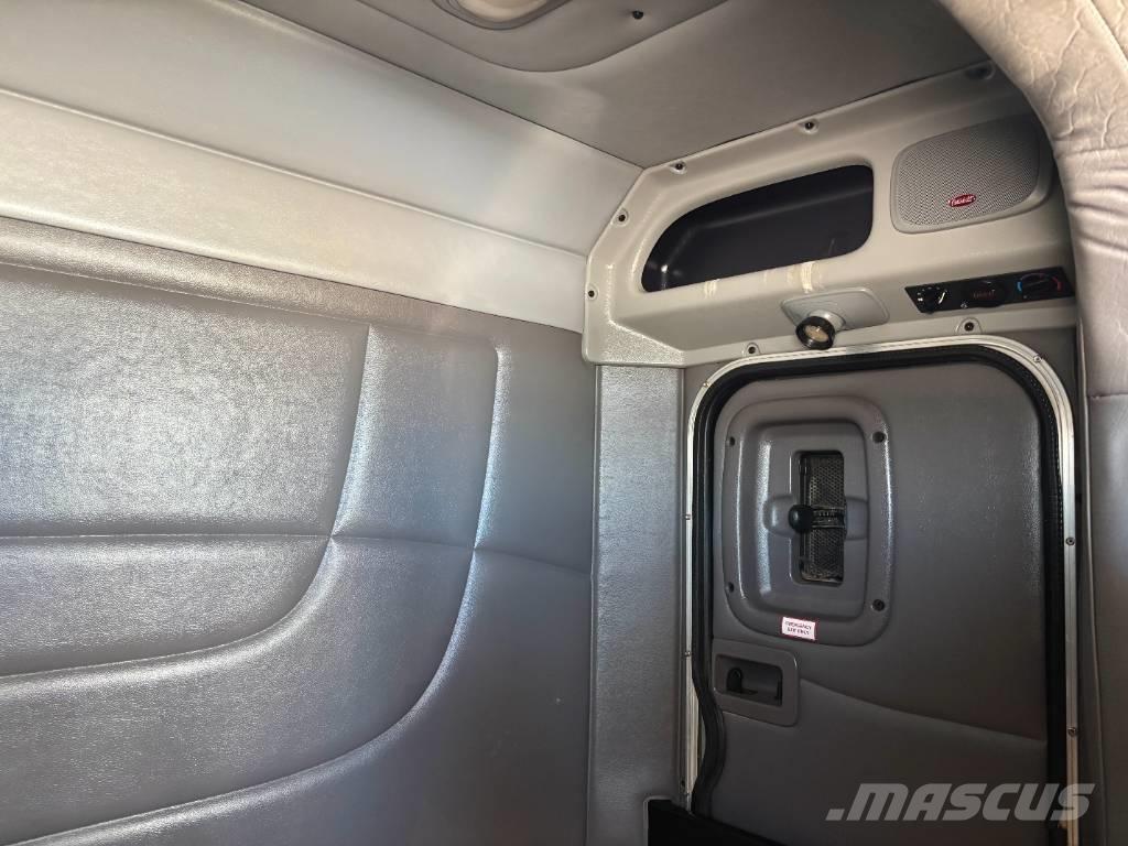 Peterbilt 389 Truck Tractor Units