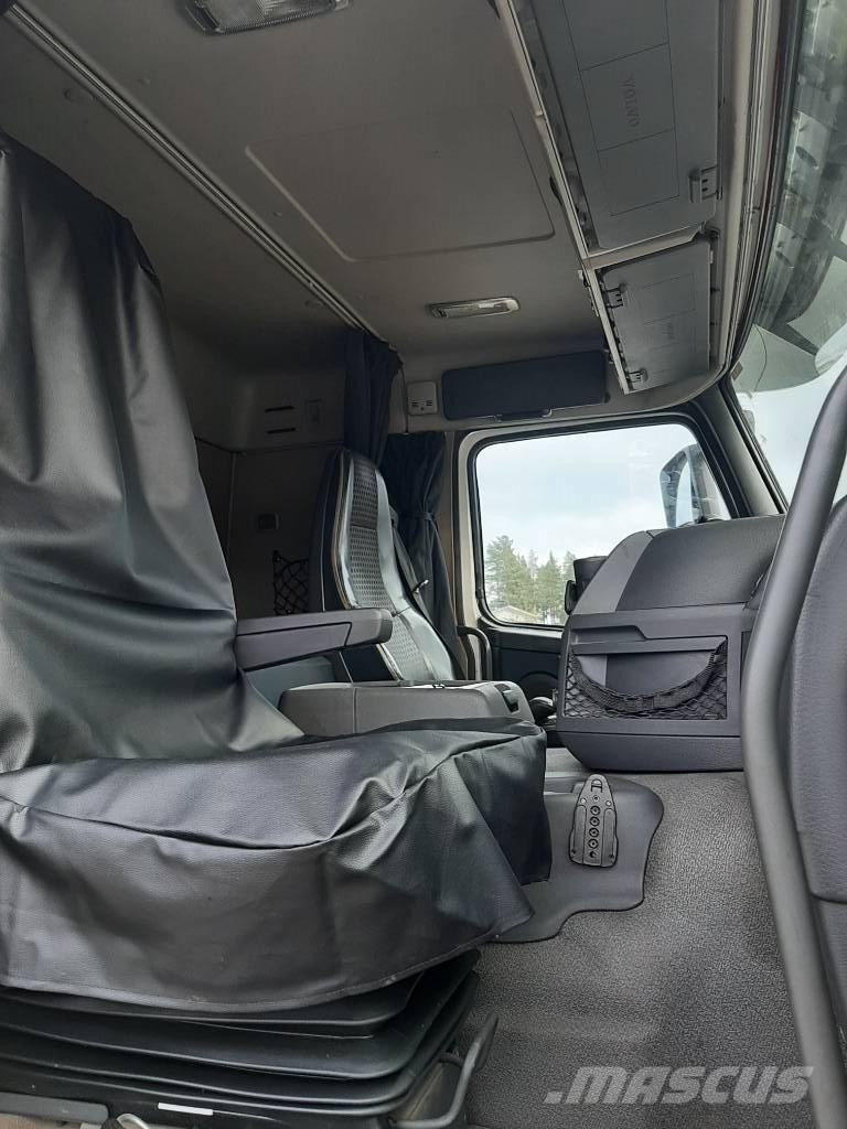 Volvo FM 11 Containerframe/Skiploader trucks