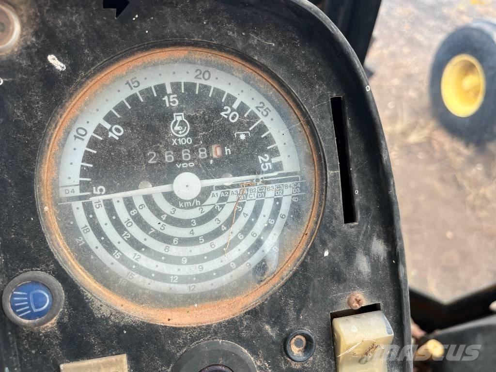 John Deere 4240 S Tractors