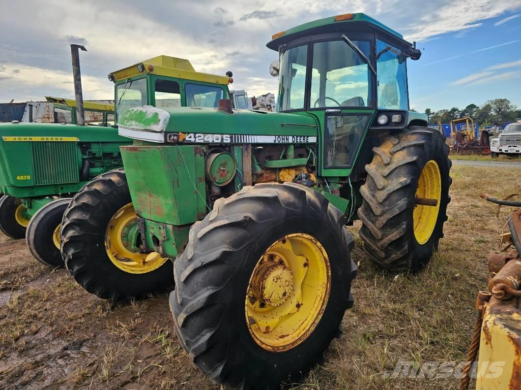John Deere 4240 S Tractors