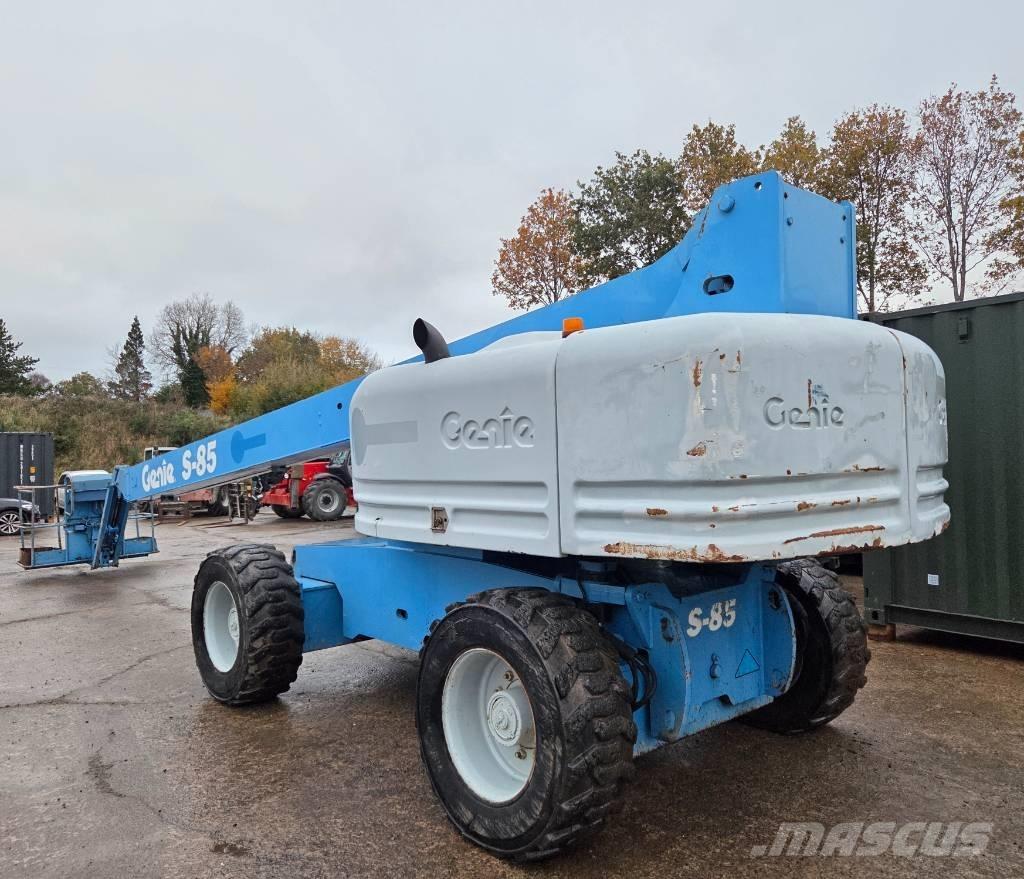 Genie S85 Telescopic boom lifts