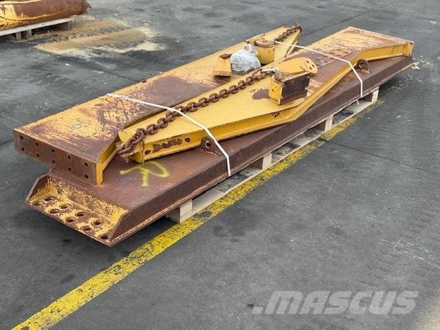 CAT 735 TAIL GATE Articulated Haulers