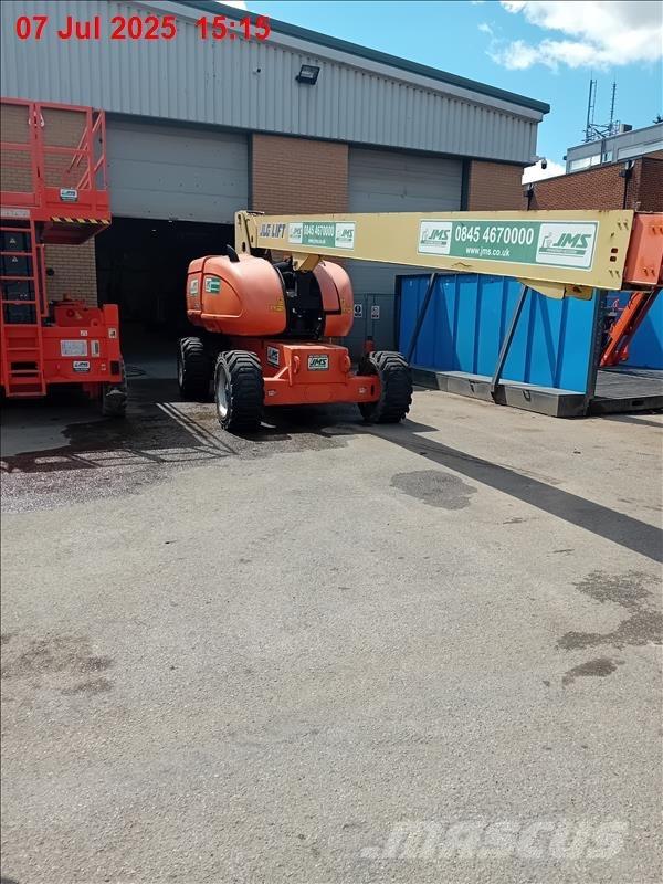 JLG 860 SJ Articulated boom lifts