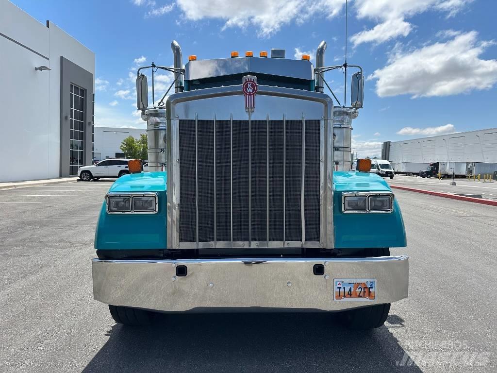 Kenworth W 900 Truck Tractor Units