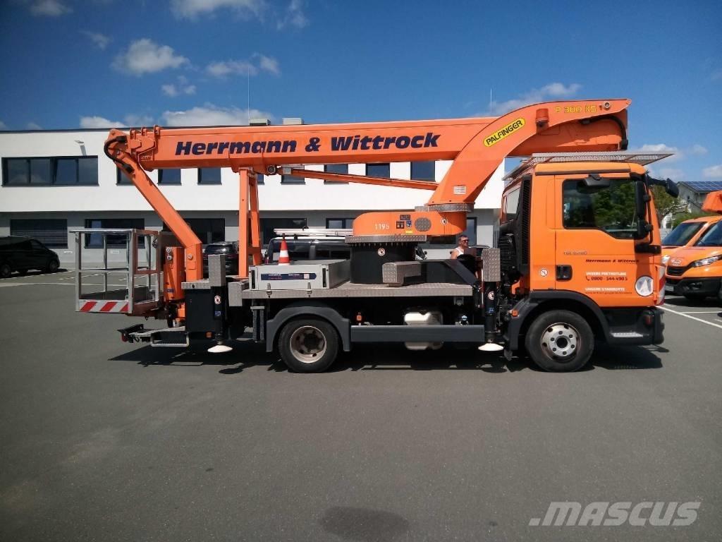 Palfinger P 300 KS Truck mounted aerial platforms