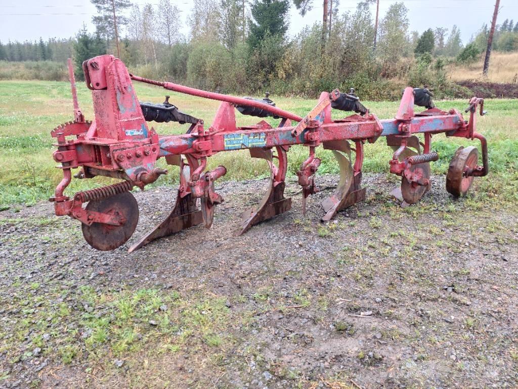 Överum sarkaaurat Conventional ploughs