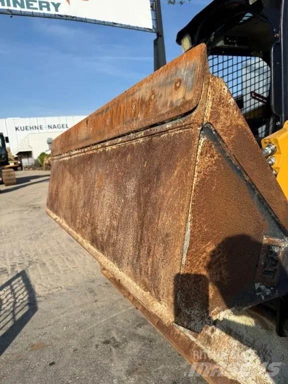CAT 259D Skid steer loaders