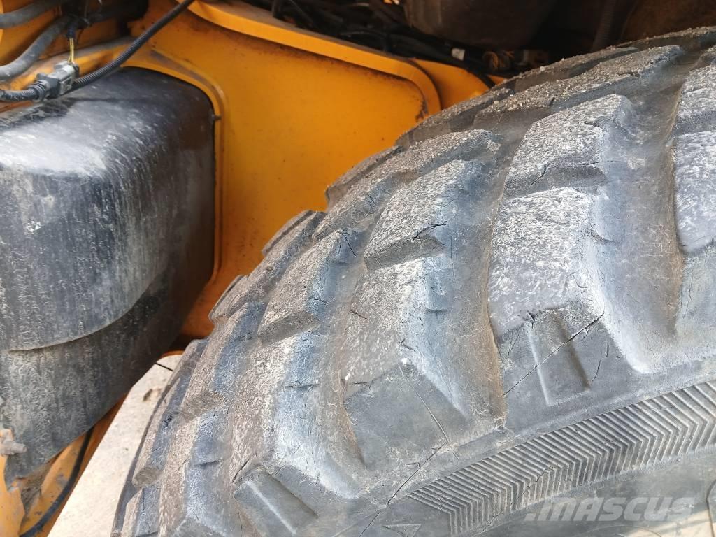 JCB 4cxProAEC TLB's