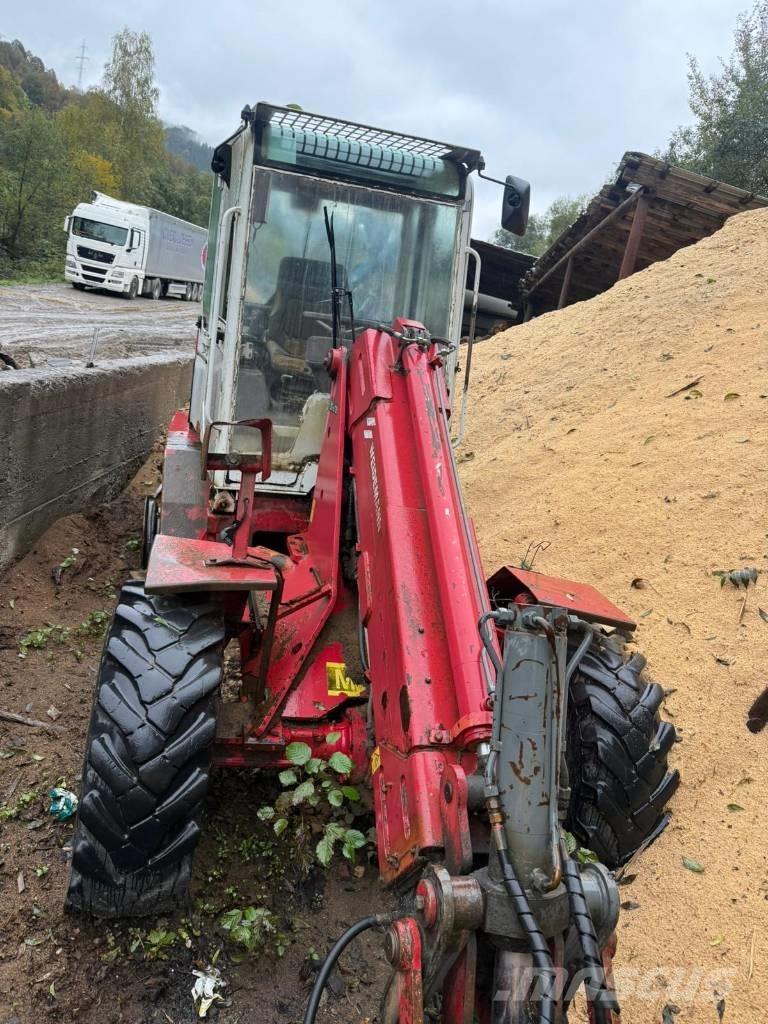 Weidemann 3006 Booms and arms