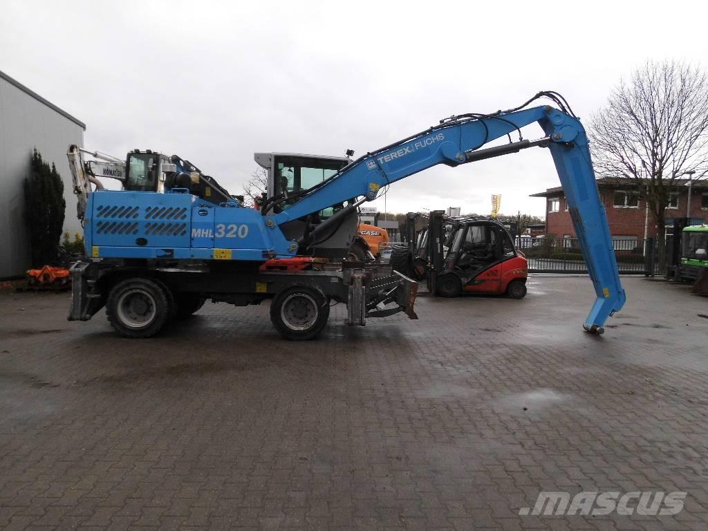 Fuchs MHL 320 Waste / industry handlers