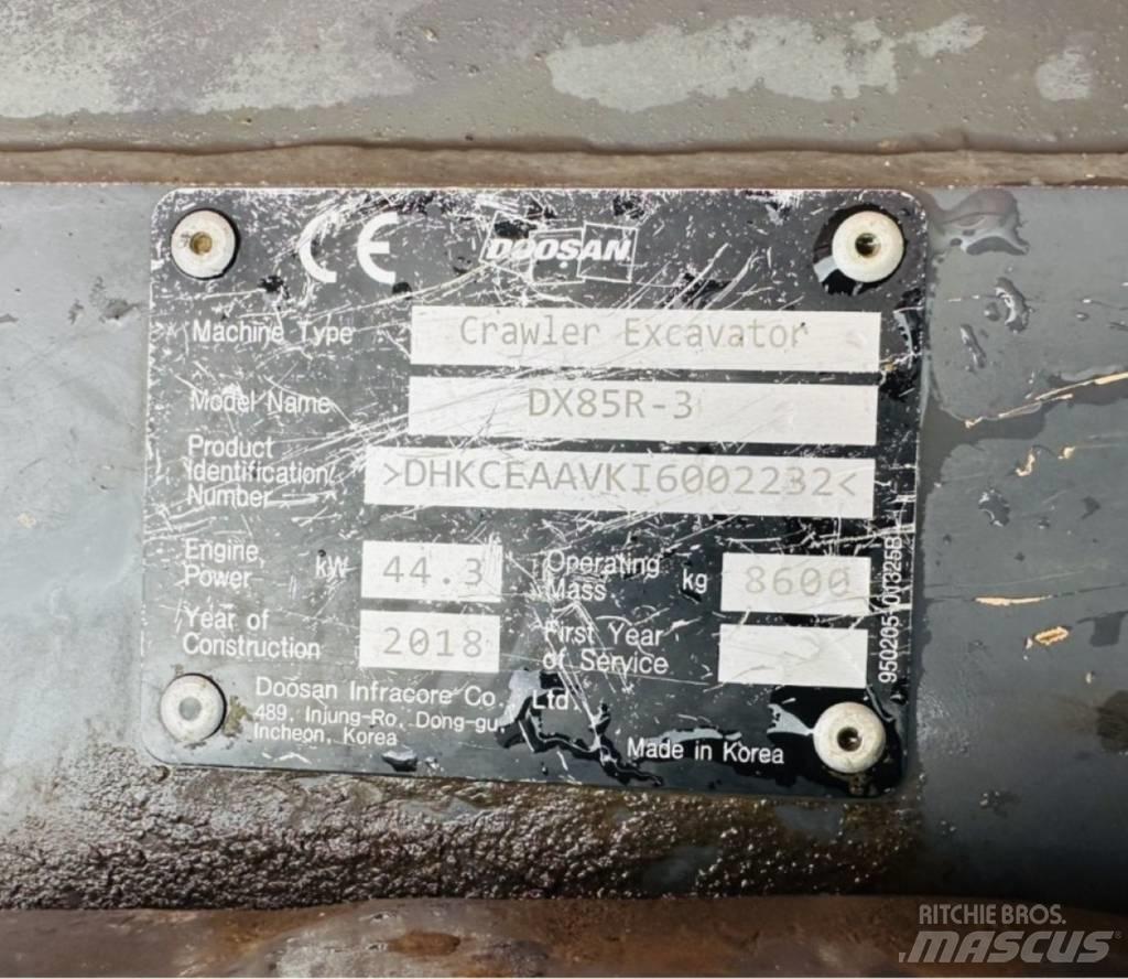 Doosan DX 85 R-3 Midi excavators  7t - 12t
