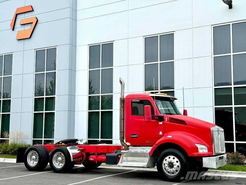 Kenworth T 880 Truck Tractor Units