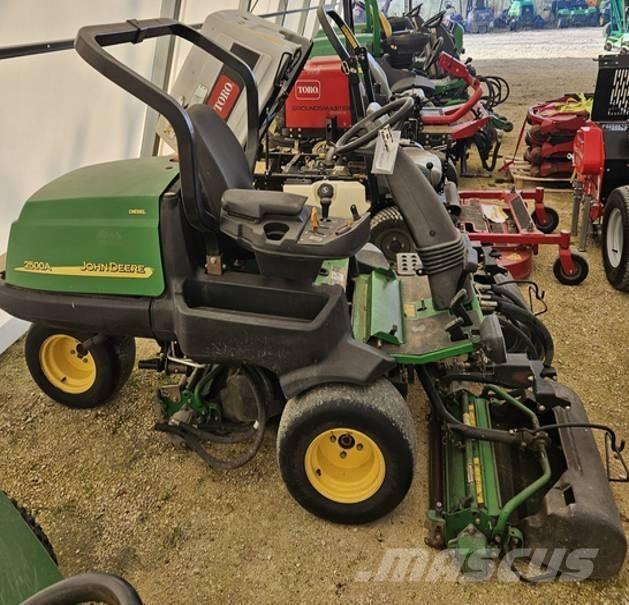 John Deere 2500 A Greens mowers