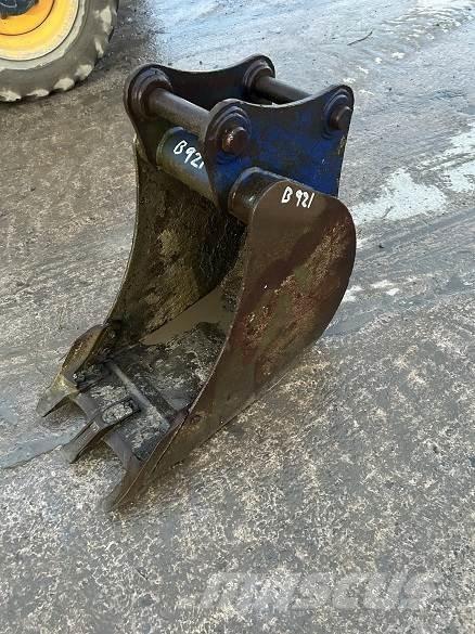  18 BUCKET, 50mm PINS Buckets