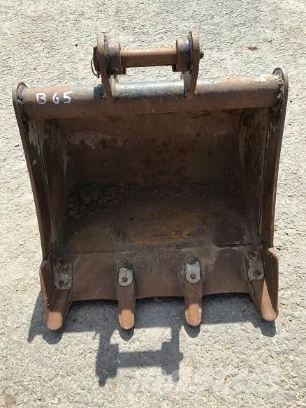  2' BUCKET, 30mm PINS Buckets