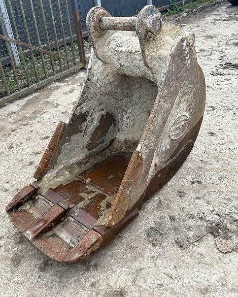  2' BUCKET, 65mm PINS Buckets