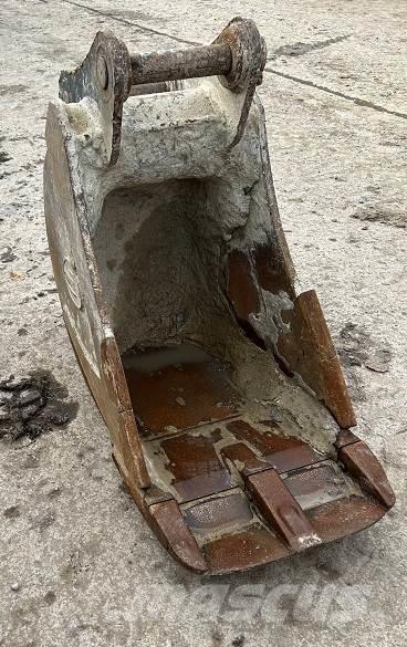  2' BUCKET, 65mm PINS Buckets