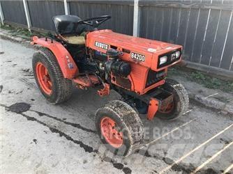 Kubota B4200 TLB's