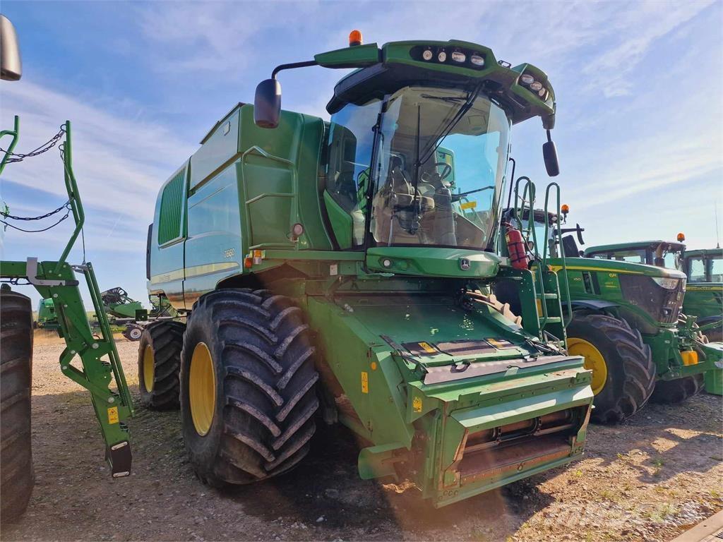 John Deere T660 Combine harvesters