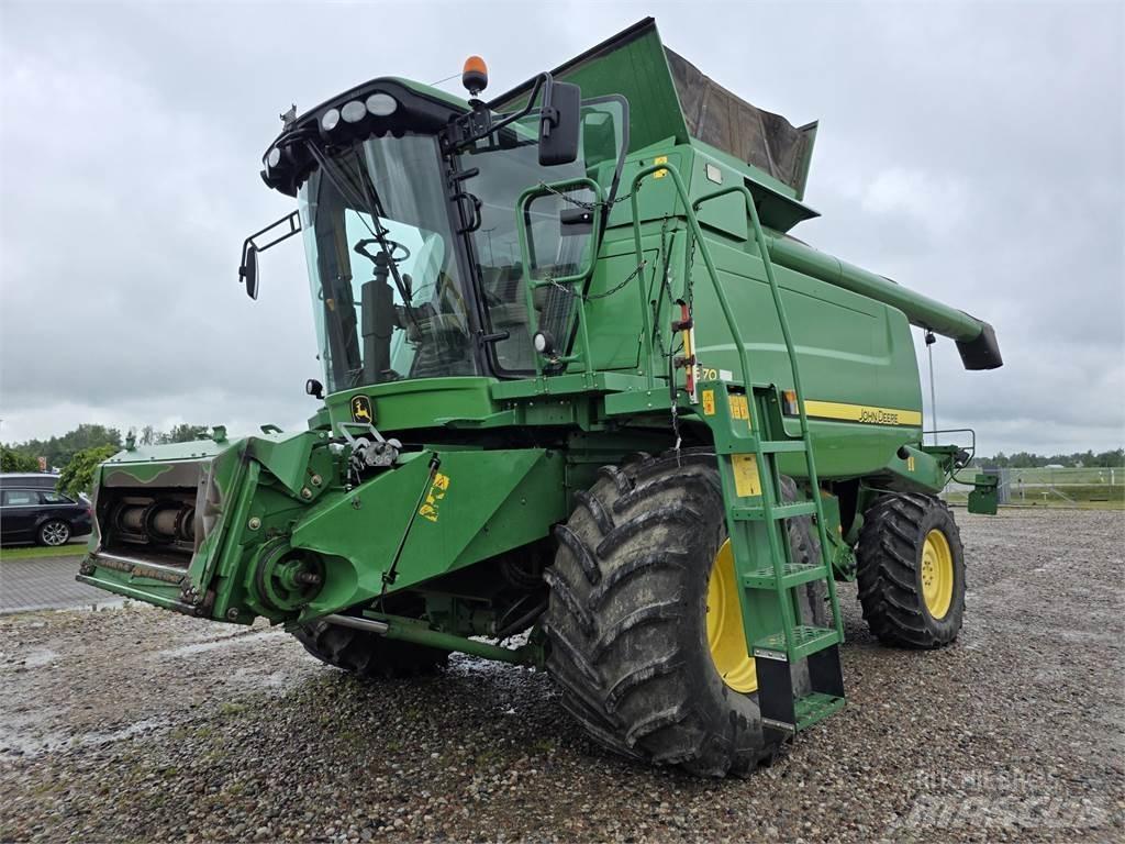 John Deere T670 Combine harvesters