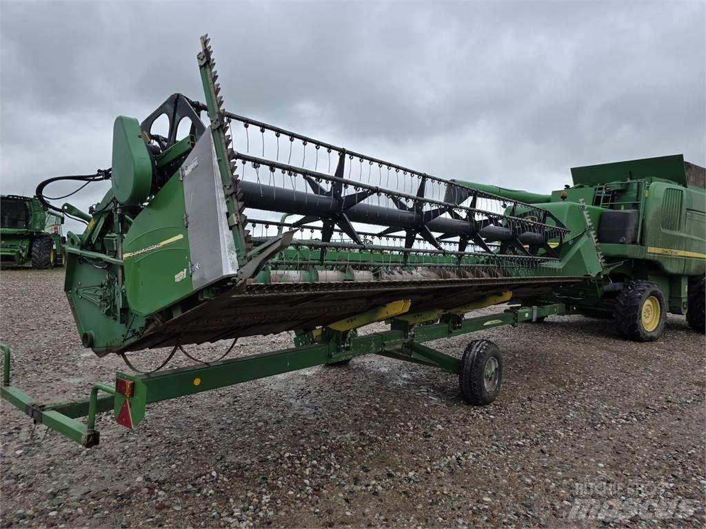 John Deere T670 Combine harvesters