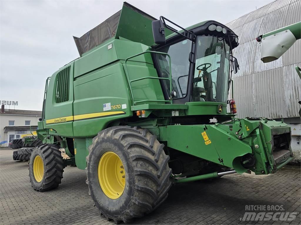John Deere T670 Combine harvesters