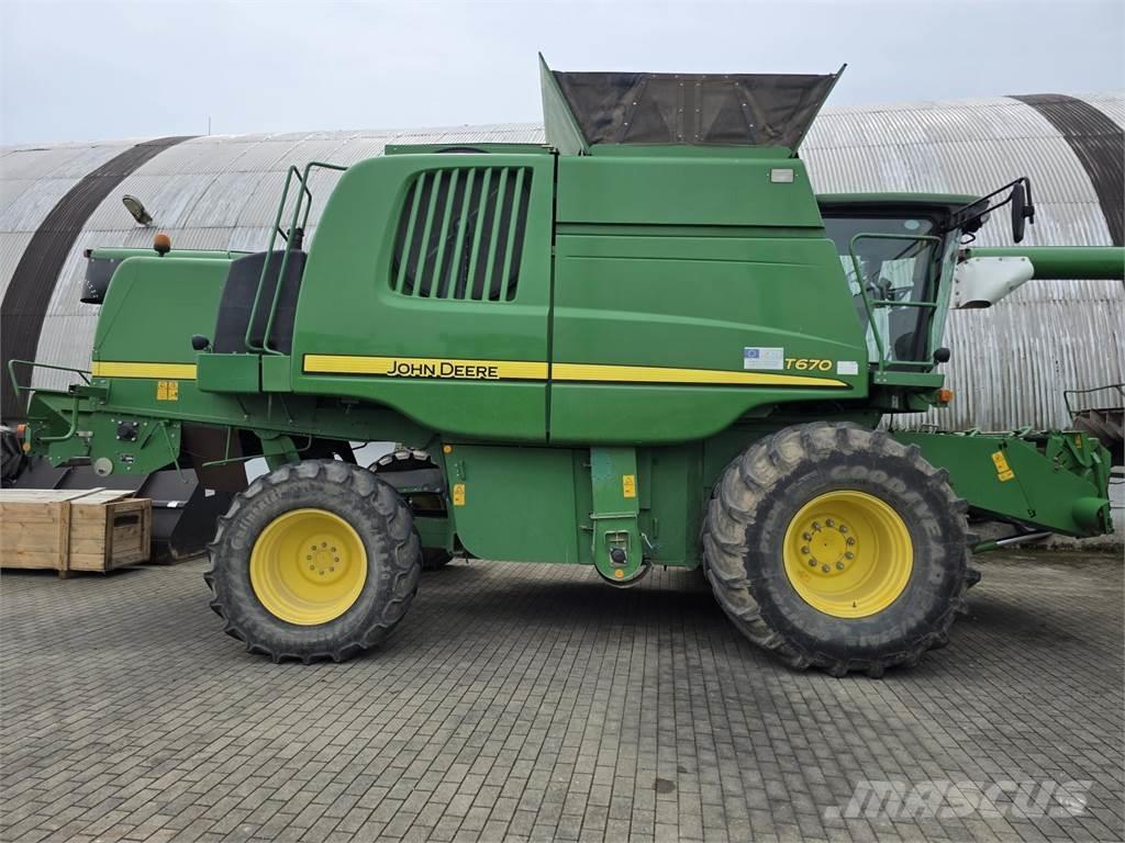 John Deere T670 Combine harvesters