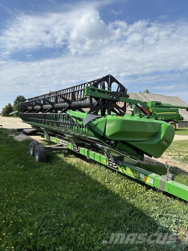 John Deere T670 Combine harvesters