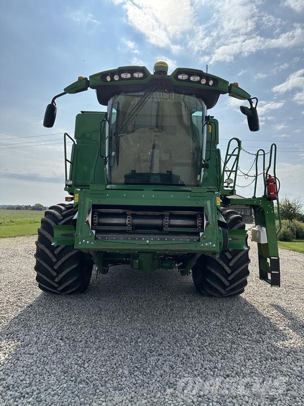 John Deere T670 Combine harvesters