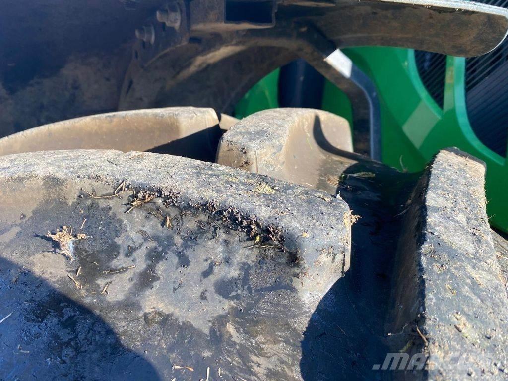 John Deere 6120M Tractors