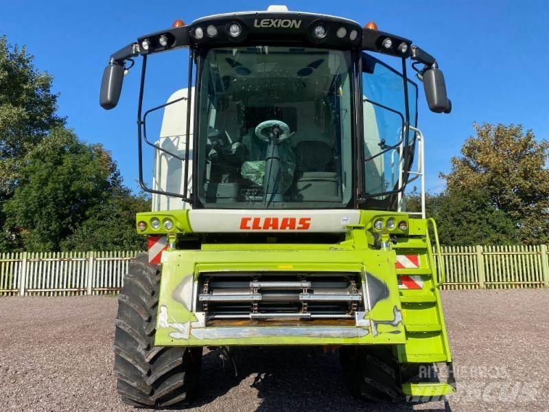 CLAAS LEXION 750 Combine harvesters