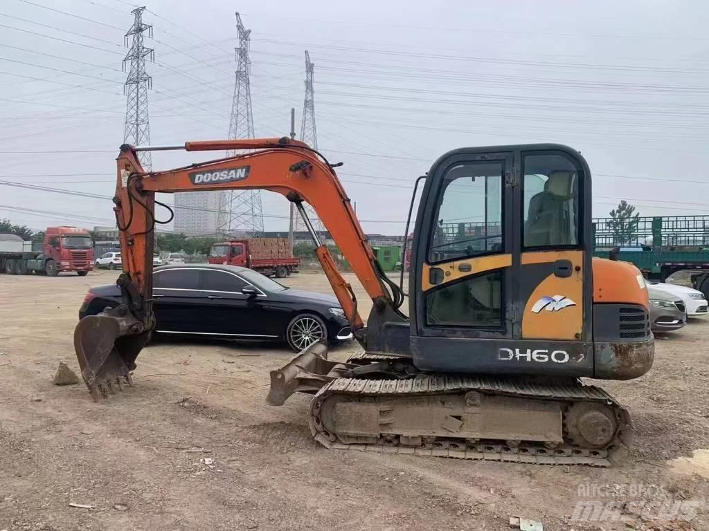 Doosan DH 60 Mini excavators < 7t