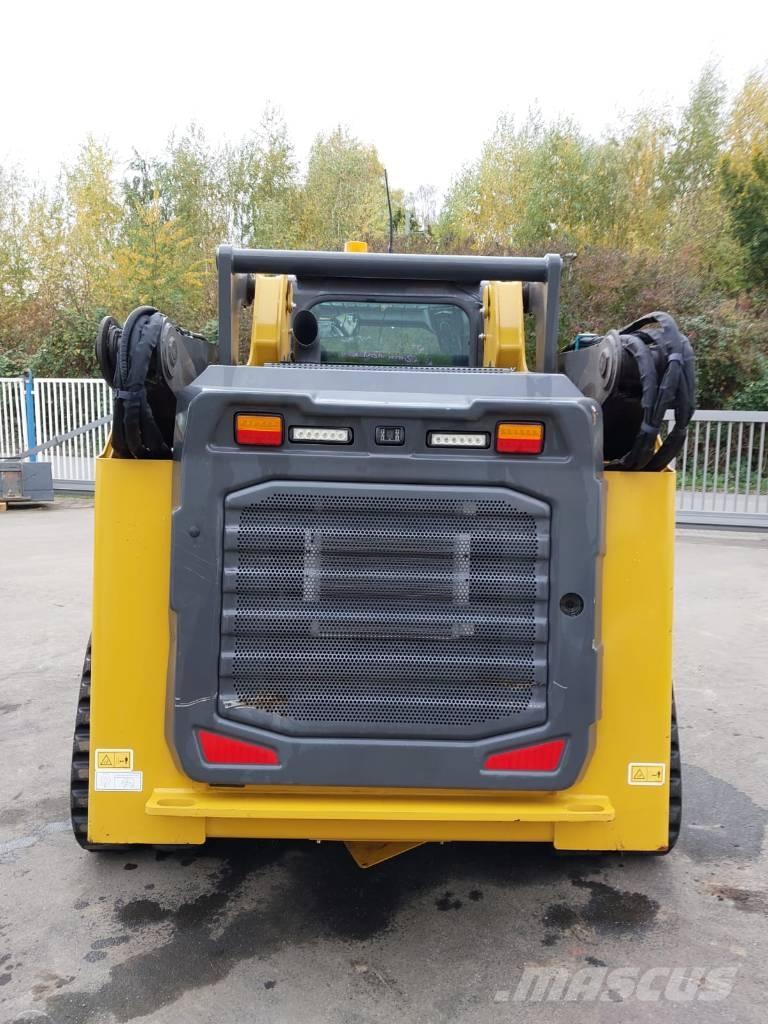 XCMG XC7-TV12 Crawler FEL's