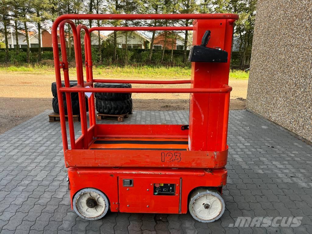 Snorkel TM 12 Vertical mast lifts