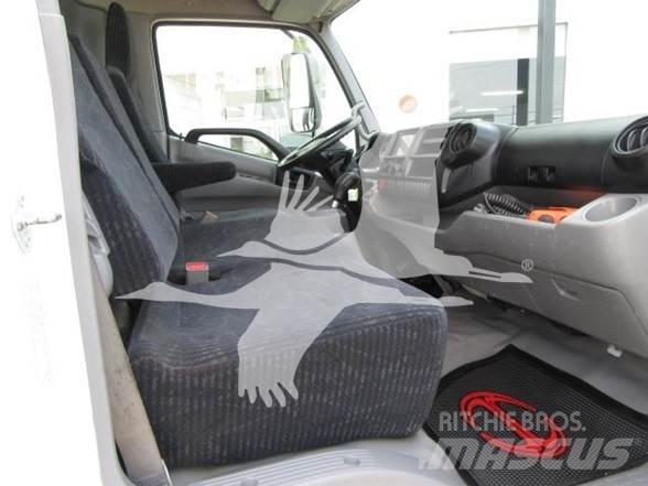 Hino 195 Flatbed/Dropside trucks