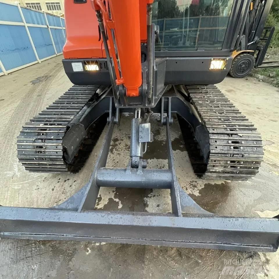 Doosan DX 60 Mini excavators < 7t