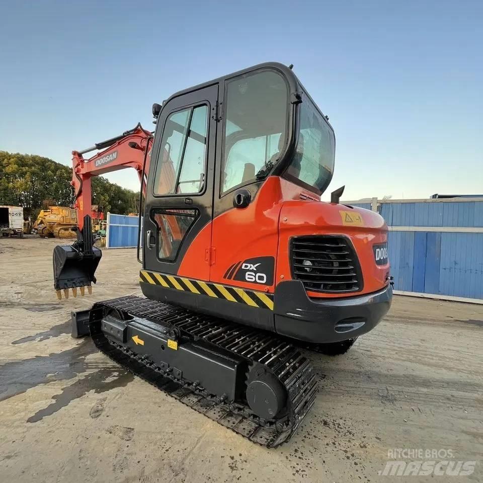 Doosan DX 60 Mini excavators < 7t